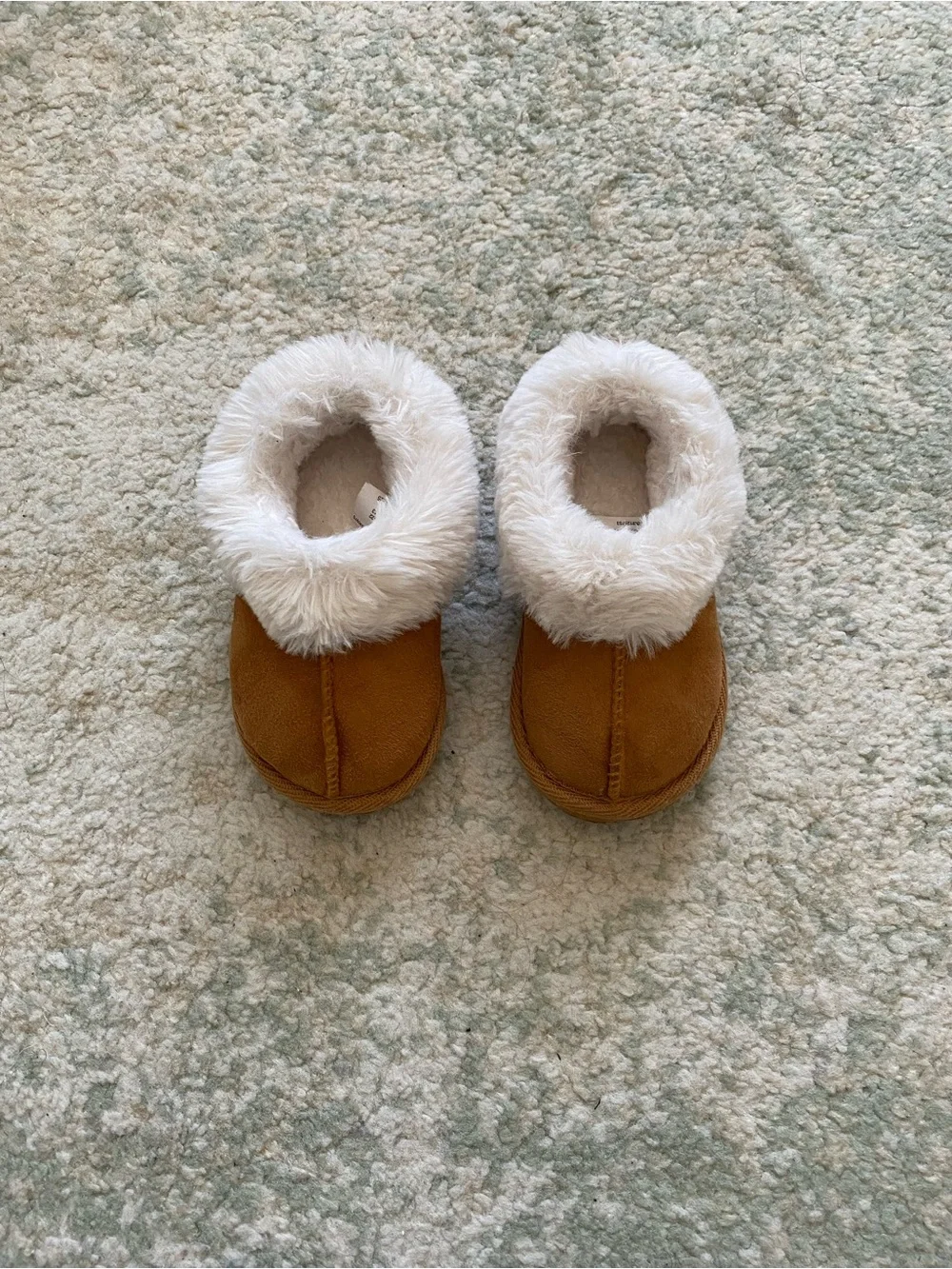 Toddler Cozy Tan Faux Fur Lined Slippers Size 7